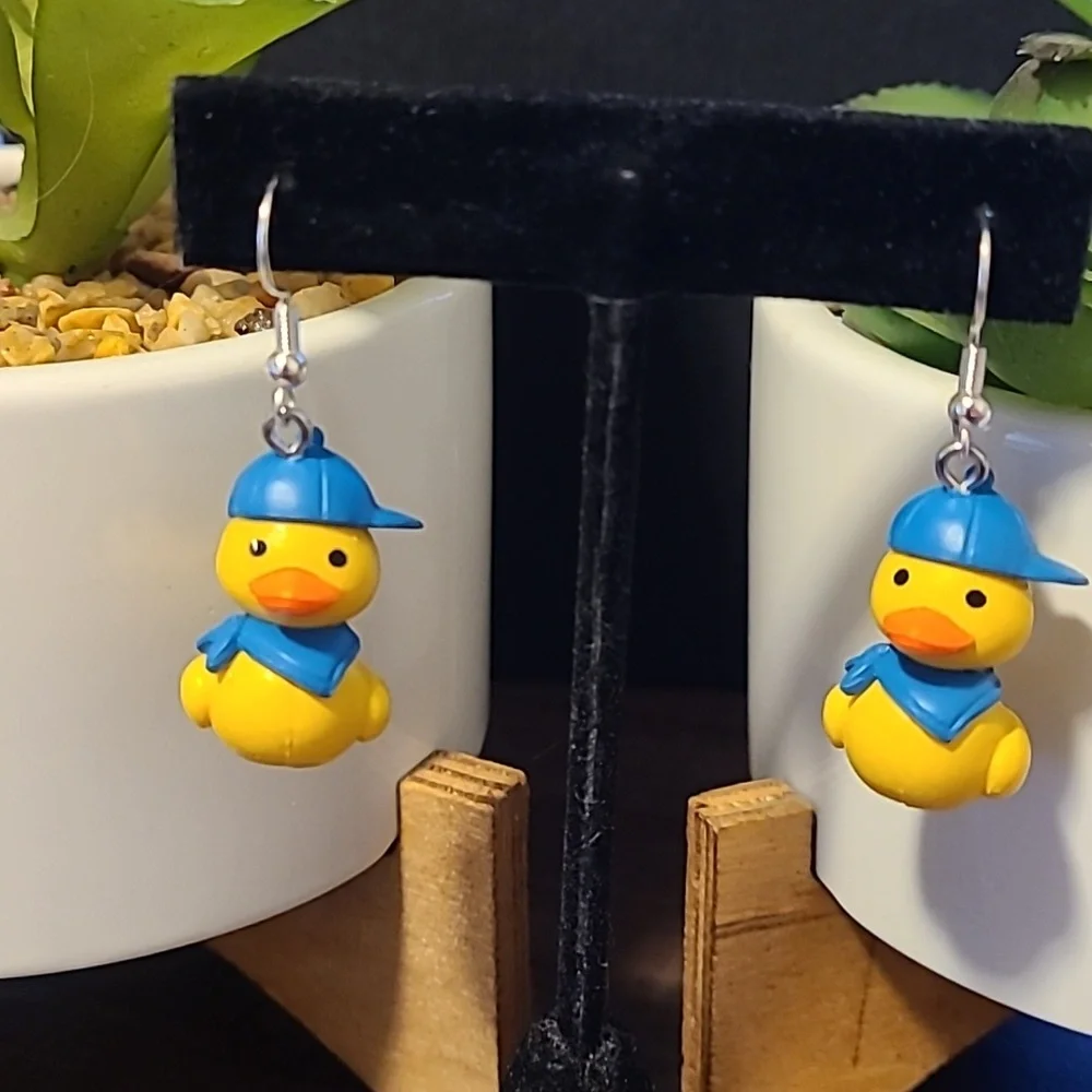 Duck Earrings with Blue Hat Novelty Fun Quirky Cute Dangle Drop - Picture 4 of 6